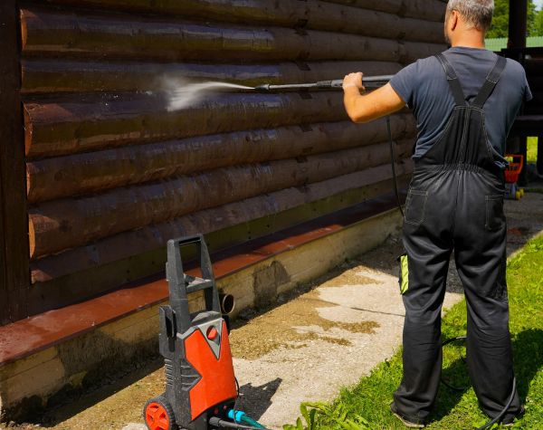Log Home Pressure Washing in Abilene
